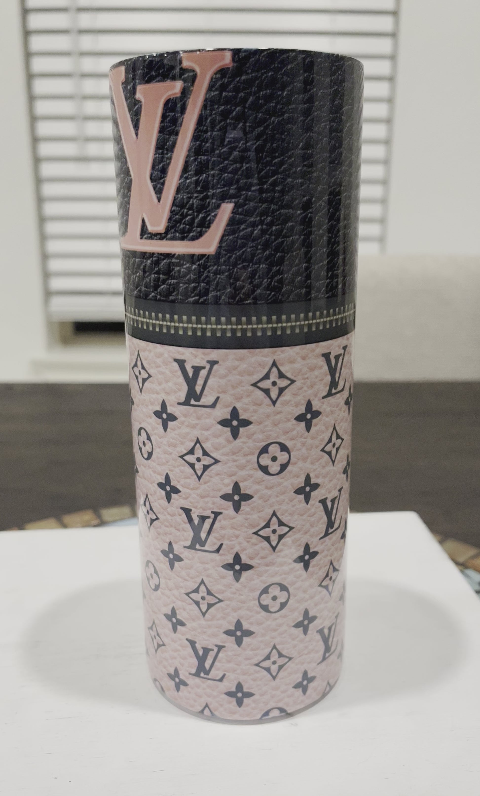 Louis Vuitton Glitter - LV Logo Inspired Glitter